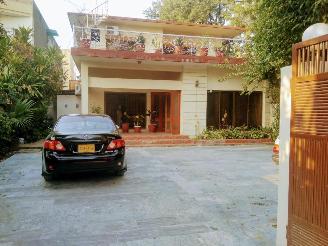 Pyramid International Guest House Islamabad Esterno foto