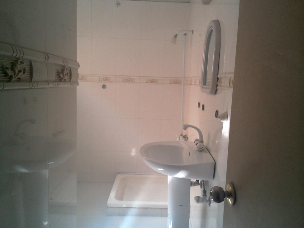 Pyramid International Guest House Islamabad Esterno foto