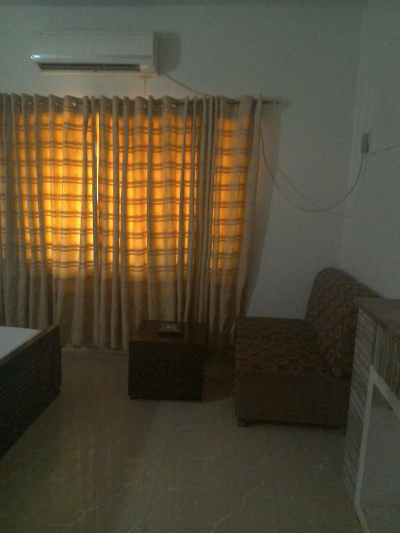 Pyramid International Guest House Islamabad Esterno foto