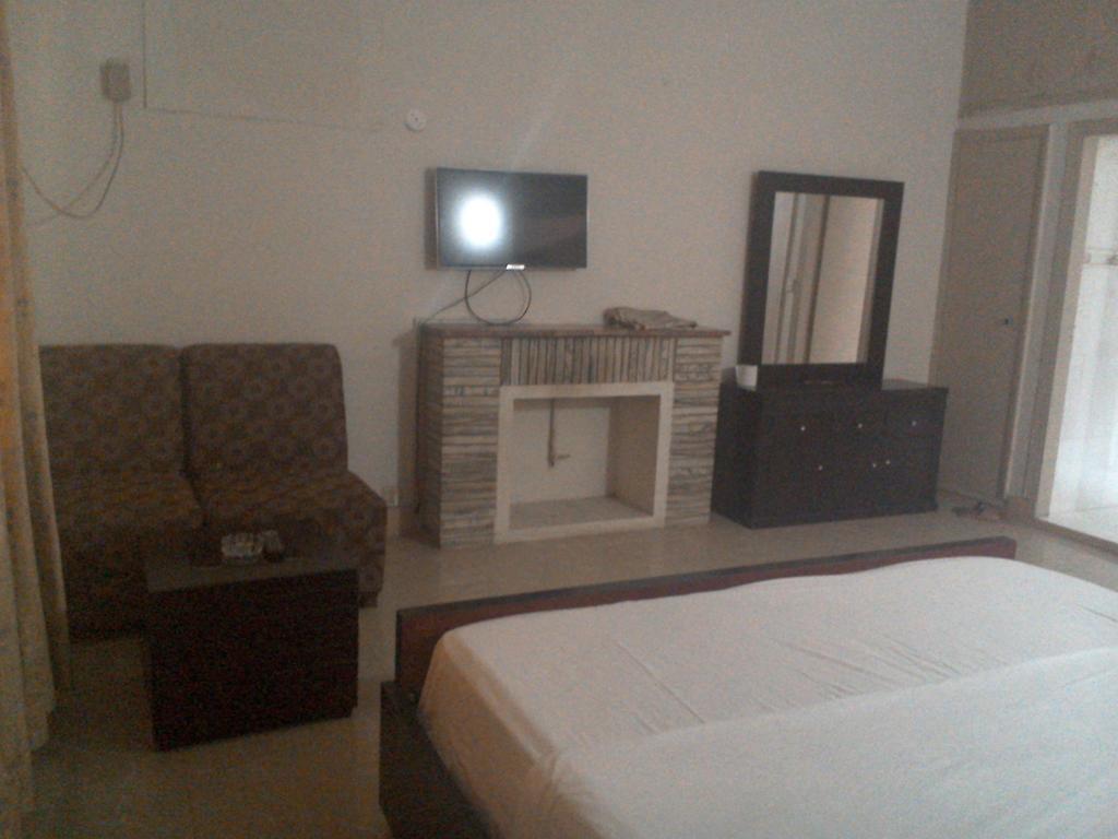 Pyramid International Guest House Islamabad Esterno foto